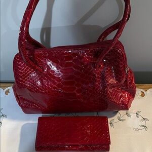 Elegant Red Crocodile-Embossed Handbag and Wallet Set
